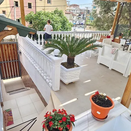 Διαμέρισμα Sala Apartment's *